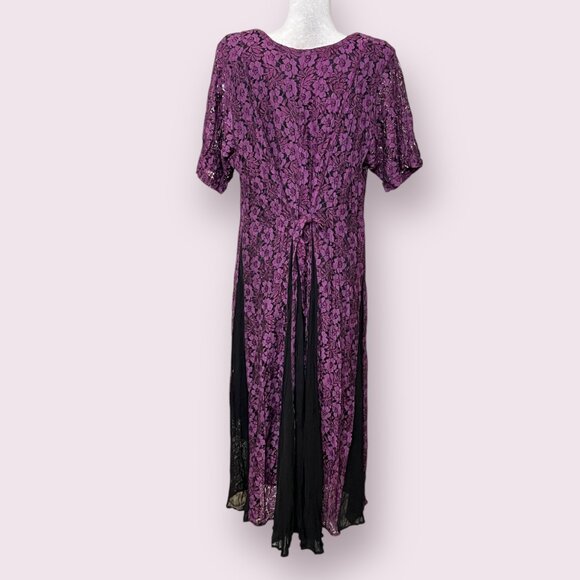 Olivia Women's Purple Floral Lace Dress Lined Stretch V-Neck Short Sleeve XL - Picture 2 of 9